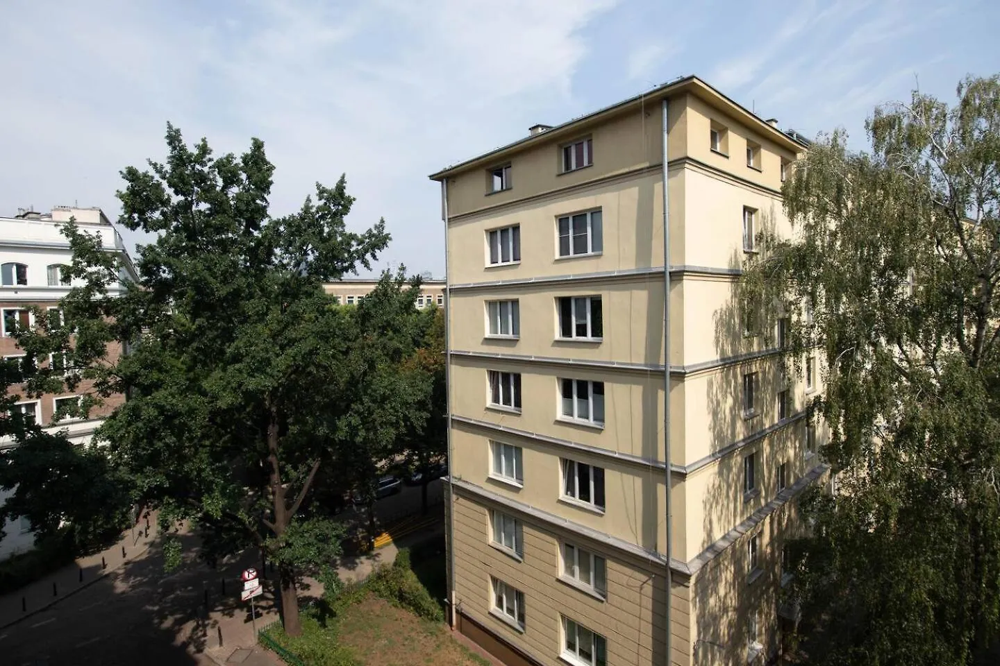 Rose Hip Studio Downtown Warsaw Poland